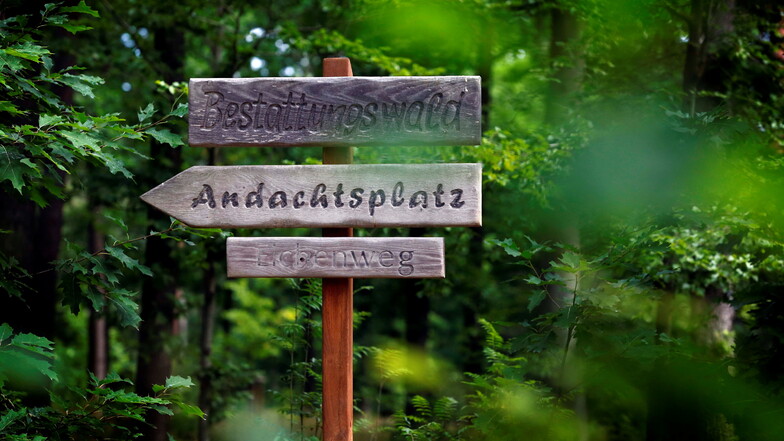 Noch ist unklar, wann solche Schilder eventuell auch im geplanten Bestattungswald in Neustadt aufgestellt werden könnten.