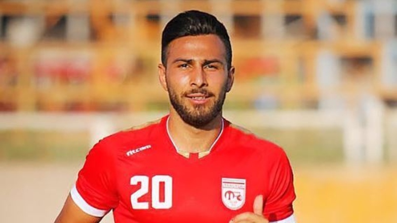 Der iranische Fußballprofi Amir Nasr-Azadani ist in seiner Heimat offenbar zum Tode verurteilt worden.