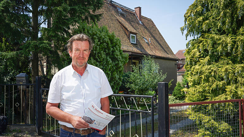 Jan Hornig, Geschäftsführer des Maklerbüros Hornig-Immobilien, steht vor einer Immobilie im Allendeviertel in Bautzen. „Eine besonders begehrte Wohnlage“, erklärt er. Nicht nur hier stiegen die Preise für gebrauchte Eigenheime im vergangenen Jahr deutlich