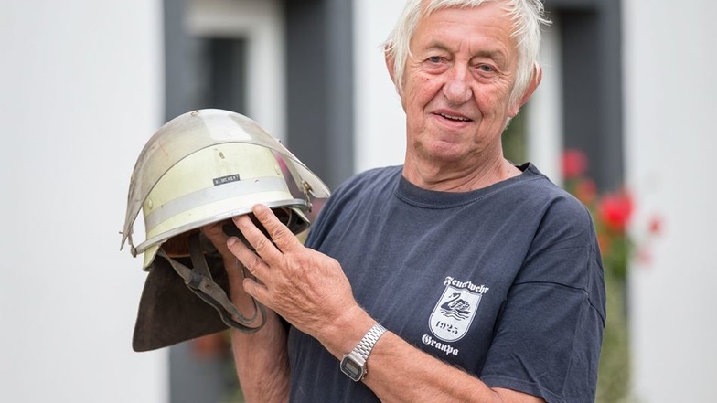 … Feuerwehrmann Bernd Beckert (r.) wird seinen 65. Geburtstag – und damit den Abschied aus dem aktiven Dienst – wohl nie vergessen.