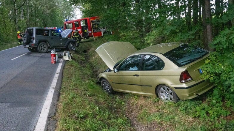 Die Autowracks nach dem Unfall bei Großhennersdorf