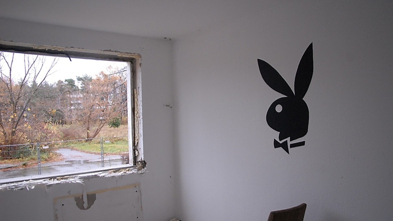 2010: Die Scharnhorststraße 7-17 unmittelbar vor dem Abriss. Der Playboy-Hase an der Wand dürfte von einem Mieter stammen.