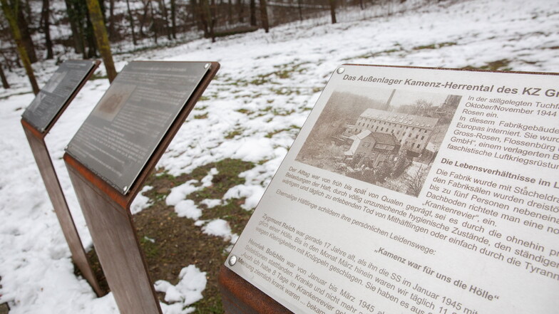 An der "Gedenkstätte KZ-Außenlager Herrental" in Kamenz wurden neue Informationstafeln aufgestellt. Am Freitag findet hier eine Gedenkveranstaltung statt.