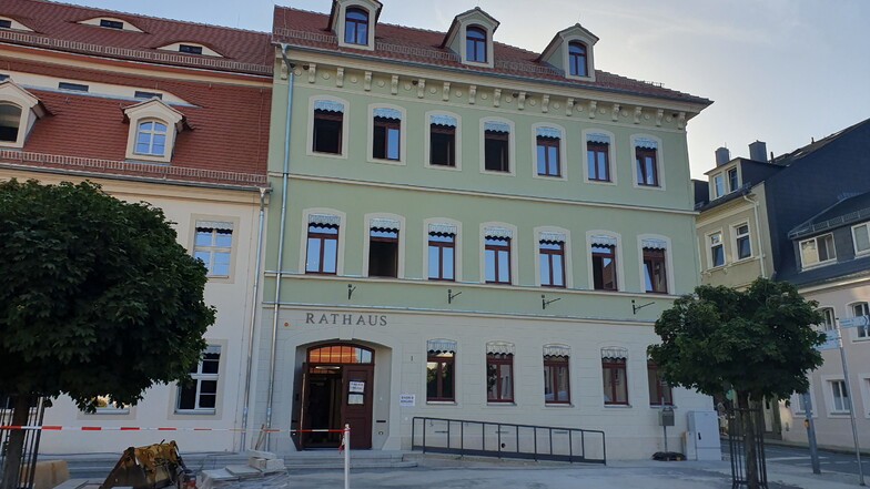 Rathaus Pulsnitz öffnet wieder normal