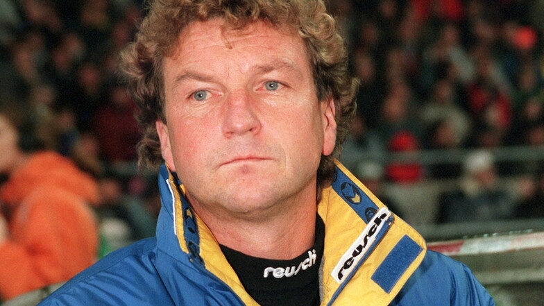 Dixie Dörner als Trainer von Werder Bremen. Zwischen Januar 1996 und August 1997 betreute er die Norddeutschen in 66 Pflichtspielen.