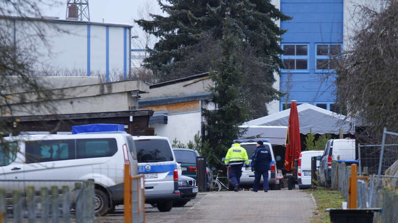 Polizisten untersuchen im Dezember 2019 den Schauplatz der tödlichen Ereignisse in Gerichshain.