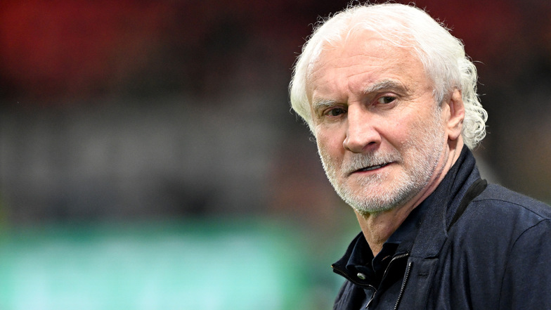 Rudi Völler bleibt über das Heimturnier im Sommer hinaus DFB-Sportdirektor.