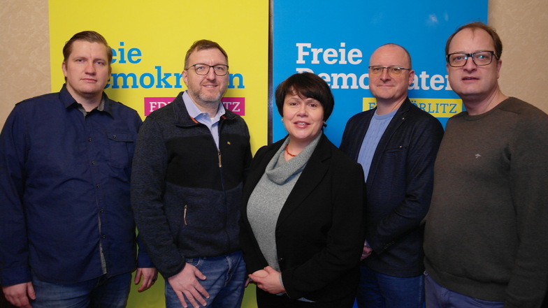 Michael Berger (von links), Stefan Waurich, Kristin Schütz, Frank von Woedtke und Daniel Breutmann sind fünf der neun Gesichter von der FDP-Liste.