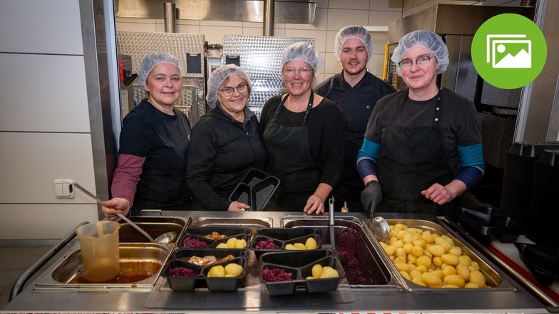 Diese Harthaer kochen täglich 500 Portionen für Karls Erlebnis-Dorf in Döbeln