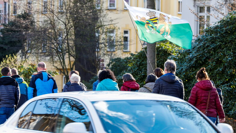 Ein Foto von der Demo am vorigen Montag in Zittau. Auch am Ostermontag wurde demonstriert - jedoch nahmen deutlich weniger teil.