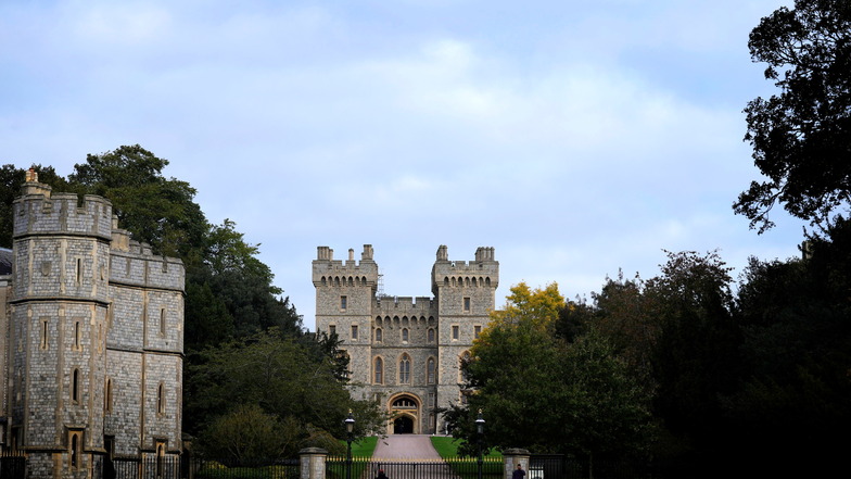 Ein Blick vom Long Walk zum Schloss Windsor, der Wohnsitz der Queen.