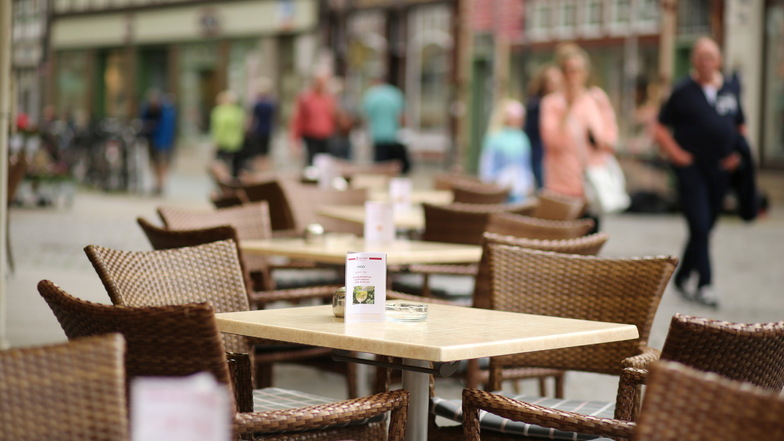 Gehen weniger Menschen essen, seitdem die Mehrwertsteuer von sieben auf 19 Prozent erhöht wurde? Zwei Gastronomen in der Region Döbeln machen unterschiedliche Erfahrungen.