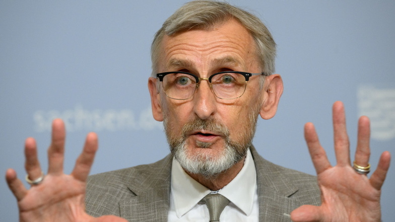 0Nicht zuletzt die Waldbrände 2022 hätten gezeigt, dass das Krisenmanagement im Freistaat weiter verbessert werden muss., sagte Armin Schuster (CDU), Innenminister in Sachsen.