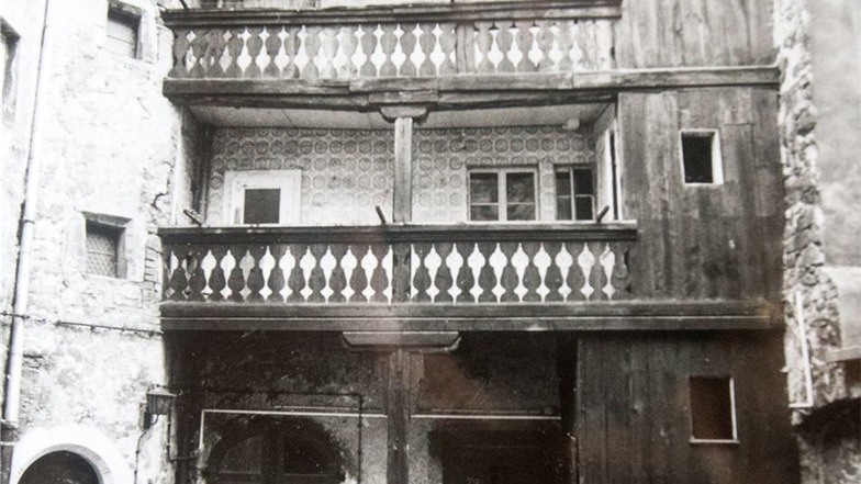 Zugige Räume, undichte Dächer und Kohle-Öfen waren Standard, hier das Haus am „Anker“ in der Frongasse.