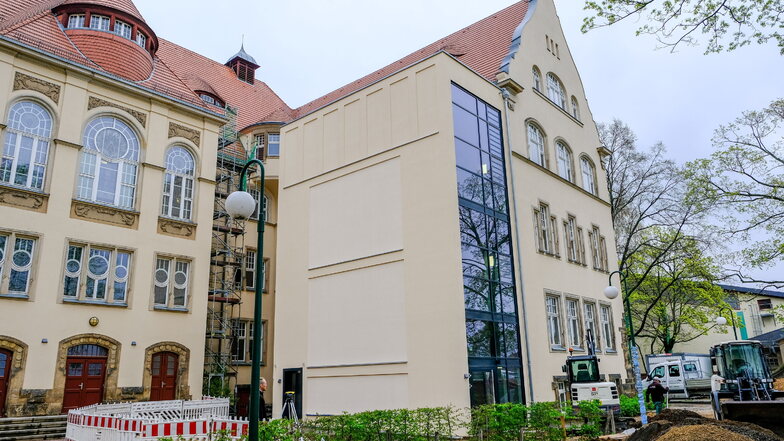 Die Bauarbeiten für die Netzwerkverkabelung haben im Steinbachhaus des Lößnitzgymnasiums nun ein Ende gefunden.
