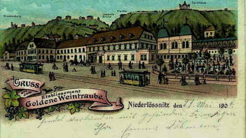 Alte Postkarte/ Lithografie von 1904 mit der Lößnitzbahn vor der Goldenen Weintraube