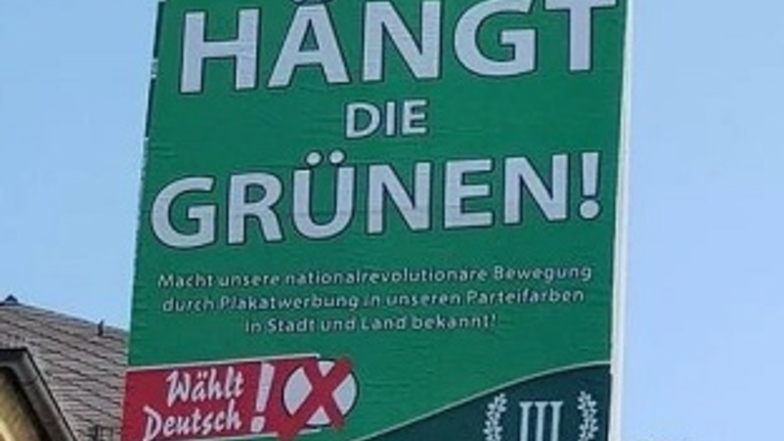 Ein Plakat der Neonazi-Partei in der Nähe von Zwickau.