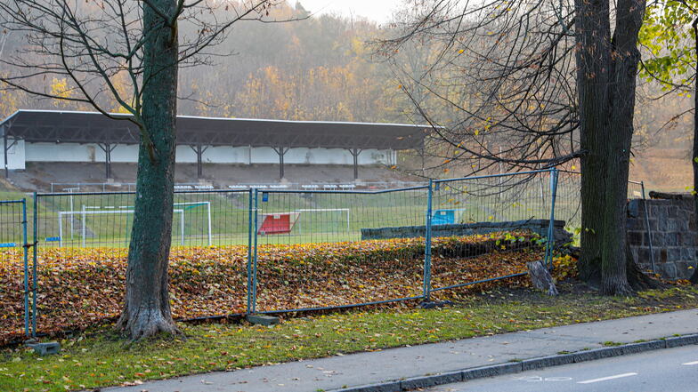 Das Löbauer Stadion ist ein Sorgenkind. Es wartet seit Jahren auf eine Sanierung.