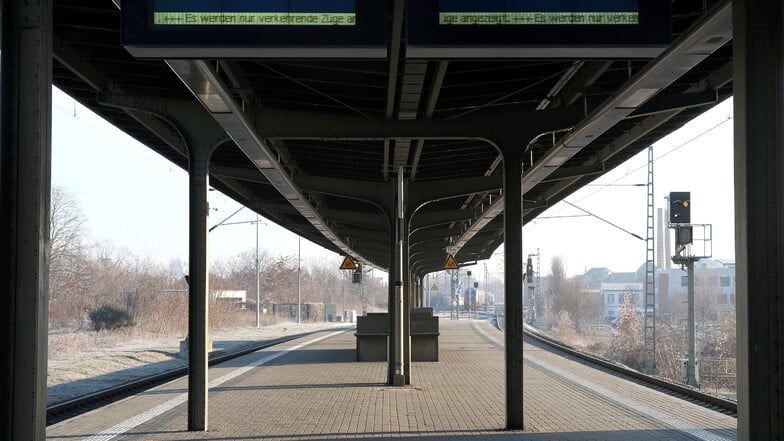 Am Bahnhof Meißen wurde Samstagnacht ein Mann überfallen.