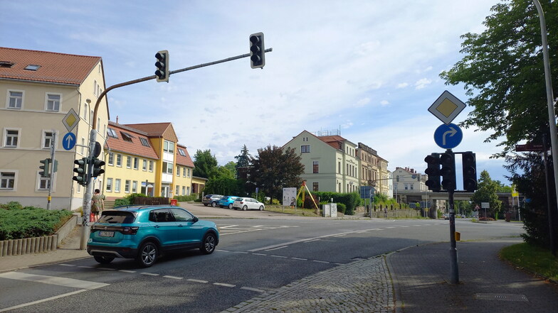 Zittau: Radfahrer kollidiert mit Notarzt-Wagen