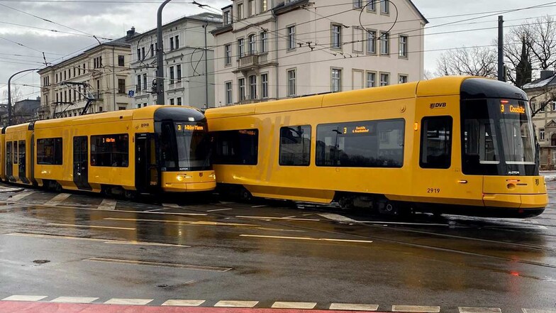 Am Unfall beteiligt waren zwei der neuen Stadtbahnwagen.