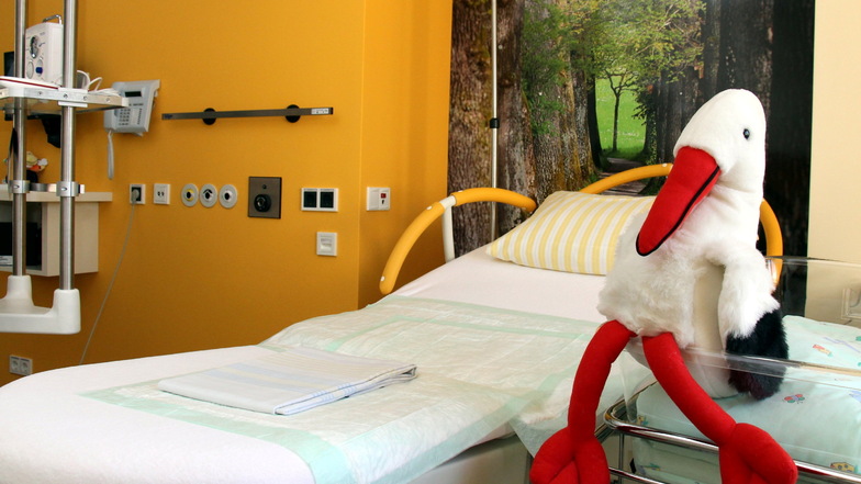 Kreißsaal im Pirnaer Klinikum: Das Geburtszimmer lässt sich jetzt virtuell erkunden.