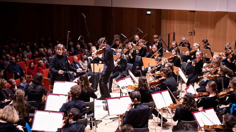 Die Deutsche Streicherphilharmonie spielt zur Eröffnung des Lausitzer Musiksommers am 2. August im Dom St. Petri in Bautzen.