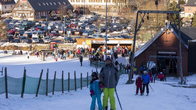 Rund um den Schlepplift in Altenberg ist das Skifahren möglich.