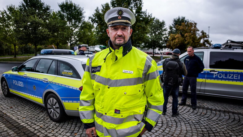 Gerald Baier, Chef der Dresdner Verkehrspolizei, berichtet: Ablenkung ist beim Autofahren der "Topkiller", noch vor Alkohol.