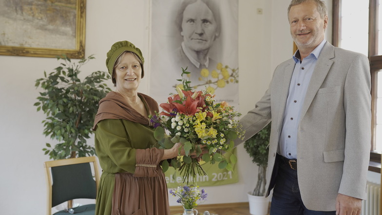 "Amalie Dietrich" alias Gisela Berszick wird am 26. Mai 200 Jahre alt. Dietmar Lippert, Organisator des Jubiläumsjahres, gratuliert der berühmten Siebenlehner Naturforscherin.