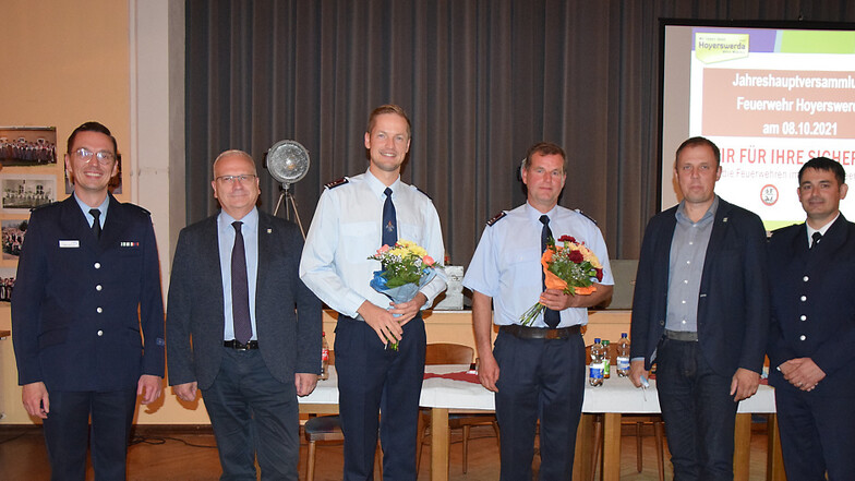 Stefan Kockrick und Heiko Karger (beide Mitte) wurden geehrt und hier fürs Foto flankiert von Stefan Hentschke, Torsten Ruban-Zeh und Mirko Pink.