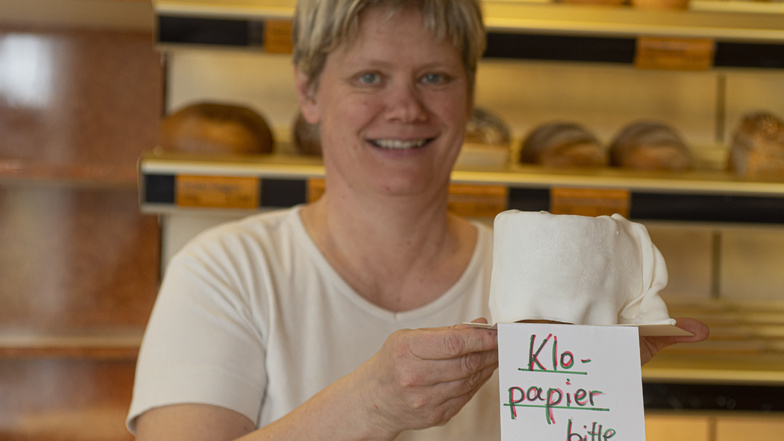 In der Schaubäckerei Kahre in Kamenz bietet Bianka Kahre jetzt auch Klopapier-Kuchen an. Ein Verkaufsschlager.