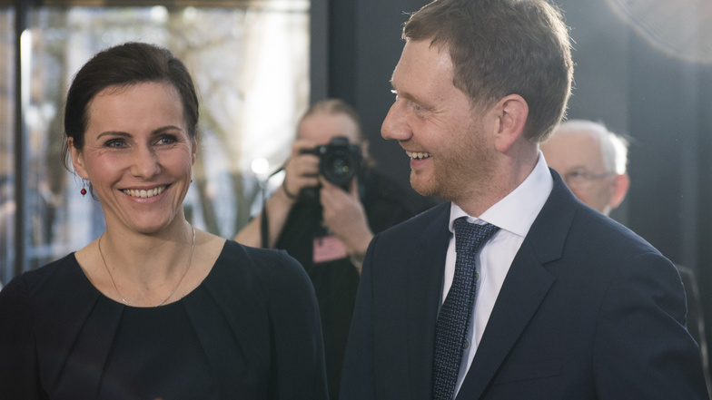 Nach der Amtseinführung von Ministerpräsident Michael Kretschmer im Dezember 2017 entschied sich seine Lebensgefährtin Annett Hofmann für einen Berufswechsel. Nun kehrt sie ins Sozialministerium zurück.