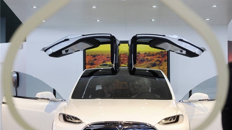 Bei der North American International Auto Show (NAIAS) in Detroit war schon am 14. Januar 2013 der Prototyp des Tesla Model X präsentiert worden.