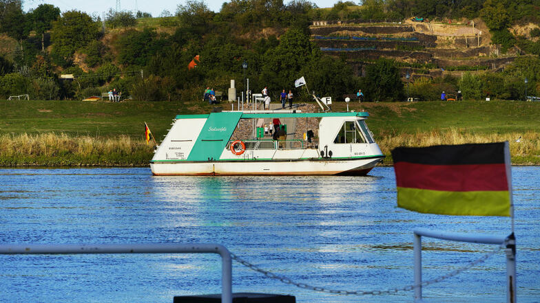 Ab Sonnabend soll die Elbfähre " Stolzenfels" nach fast fünf Monaten Zwangspause wieder über die Elbe schippern.