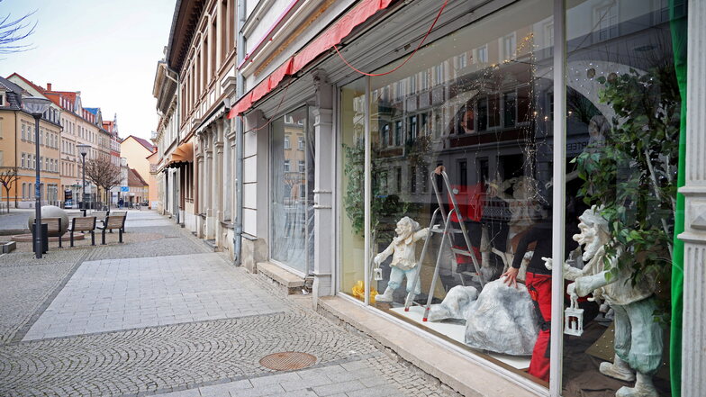 Schneewittchen kommt an die Hauptstraße: Das Märchen mit den sieben Zwergen soll das ehemalige Café in der Nähe des Rathausplatzes beleben.