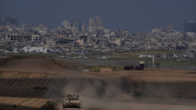 Krieg im Nahen Osten: Israel kündigt mehr Hilfslieferungen für Gaza an
