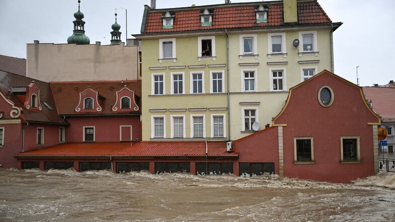 Klodzko: Überschwemmte Straßen nach den schweren Regenfällen.