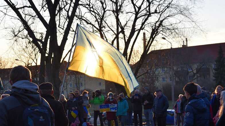 Bereits im Frühjahr wurden Mahnwachen gegen den Ukrainekrieg veranstaltet, jetzt sogar zu Heiligabend.