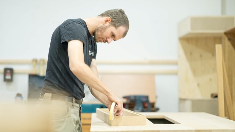 Handwerker kämpfen mit mangelndem Personal und viel Bürokratie. Drei Betriebe aus Dresden zeigen, dass sie trotzdem positiv in die Zukunft schauen.