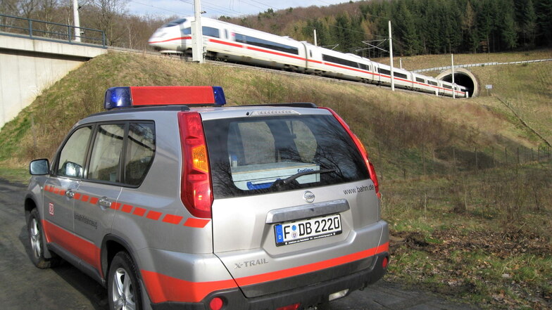 Schnellbahnstrecke der Deutschen Bahn: So ähnlich könnte der Tunneleingang der Neubaustrecke Dresden-Prag bei Heidenau oder Pirna einmal aussehen.