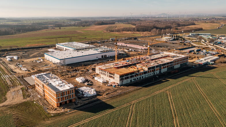 In Zarska Wies bei Zgorzelec baut die Hegelmann-Gruppe ein neues Gewerbezentrum. Hier entsteht Polens erster Service-Hub für Lkw-Fahrer.
