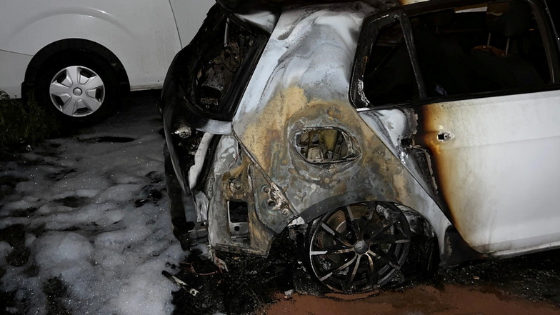 Nach Autobränden in Kamenz: Tiefe Traurigkeit und 30.000 Euro Schaden