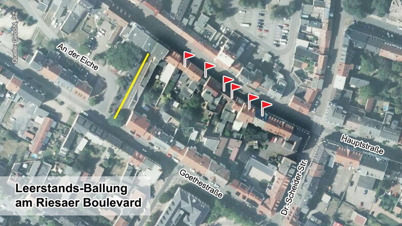 Zwischen der Scheiderstraße und dem Goethestraßen-Durchgang (gelb) gibt es ein Dutzend Gebäude, jedes zweite steht leer (rotes Fähnchen). Gut sichtbar im Luftbild: Die Gebäude westlich des Durchgangs über die Straße An der Eiche sind rückseitig erschlosse