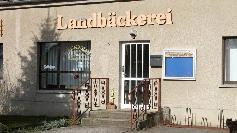 Auf der Nieskyer Straße in Hähnichen gibt es im Ladengeschäft viel mehr als nur Backwaren.