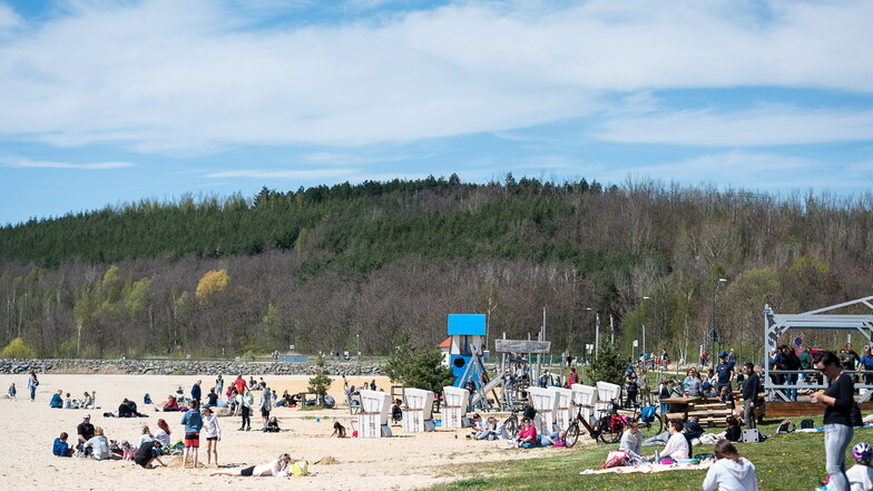 Der Spielplatz liegt mitten im Nordoststrand des Berzdorfer Sees bei Görlitz und ist bei Kindern sehr beliebt.