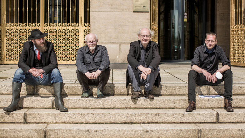 Max Aschenbach, Michael Schmelich, Johannes Lichdi und Martin Schulte-Wissermann sind die neue Dissidenten-Fraktion im Dresdner Stadtrat.
