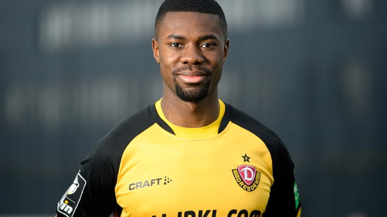 Leroy Kwadwo tauscht das schwarz-gelbe Trikot in ein weiß-blaues ein und wechselt zum MSV Duisburg.