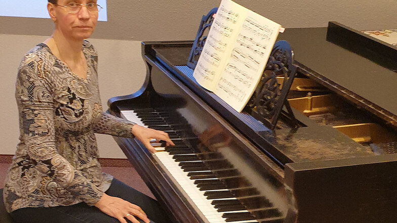 Dorothea Fromm ist als Honorarlehrerin tätig. Weil sie zurzeit nicht in der musikalischen Früherziehung arbeiten kann, fehlen 35 Prozent des Einkommens.