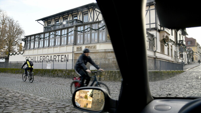 Dresden: Parken oder Poller am Schillergarten?